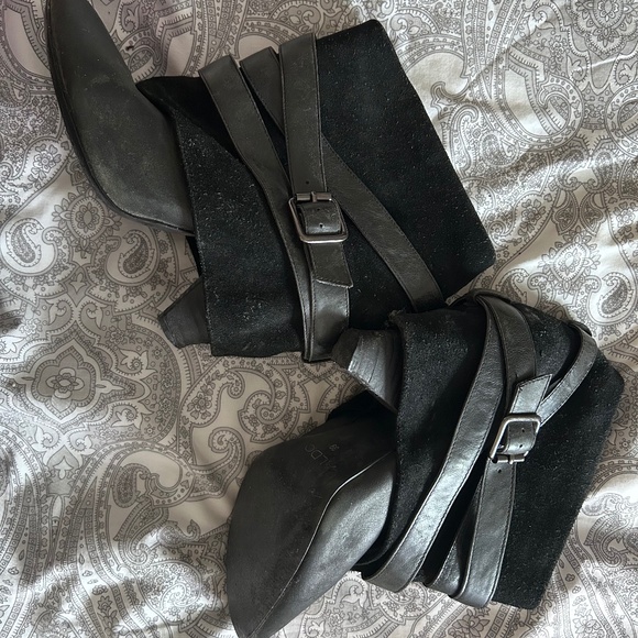 Aldo Ankle Boots - Picture 1 of 3